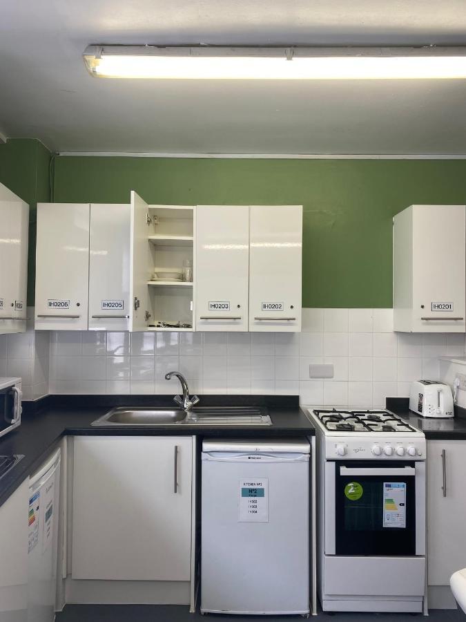 לונדון Charming Rooms For Students Only, Cricklewood Lane - Sk מראה חיצוני תמונה