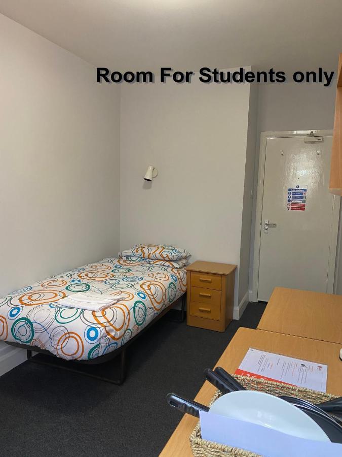 לונדון Charming Rooms For Students Only, Cricklewood Lane - Sk מראה חיצוני תמונה